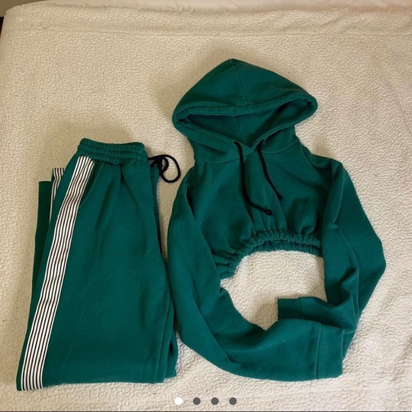 Fashion Nova Heavily Lined Cropped Track Suit Green - Picture 1 of 4